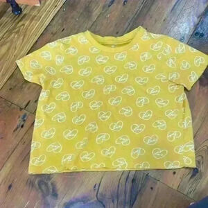 Primary Crew Neck Cropped Oversized mustard yellow Love with hearts t-shirt M